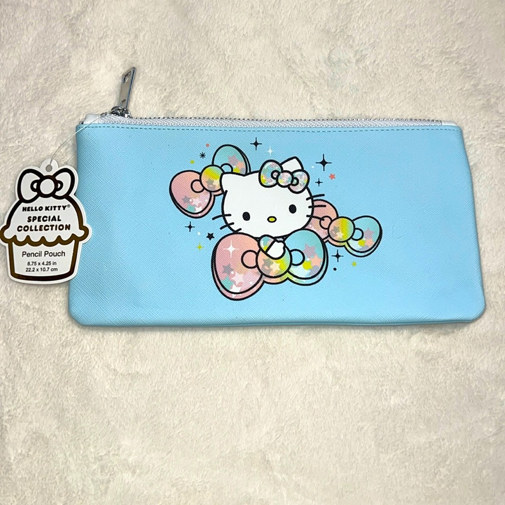 NWT Hello Kitty Pouch